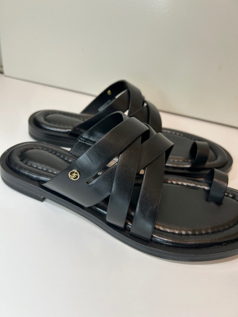 Michael Kors Nora Thong Leather Sandals Flat Women’s Size 6,5